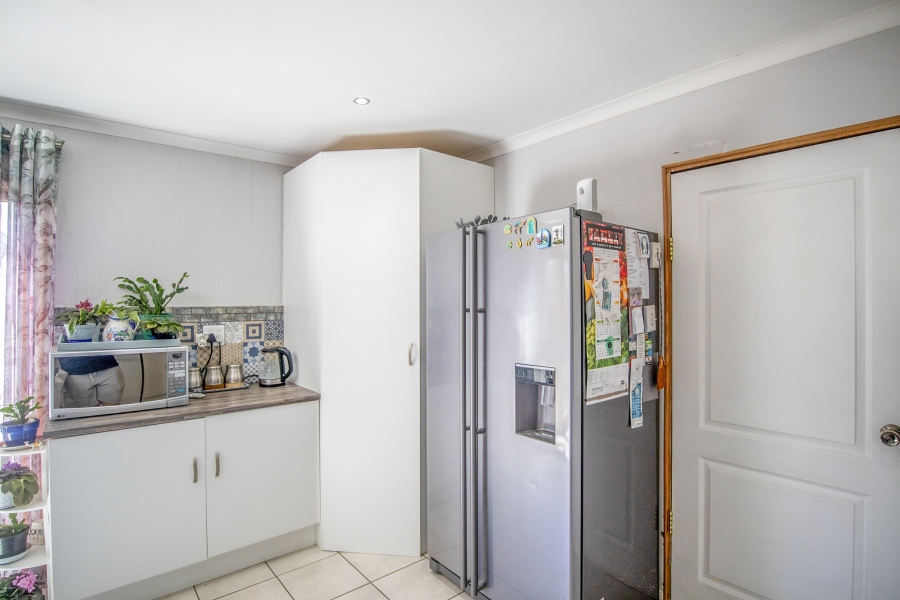 1 Bedroom Property for Sale in The Coves North West